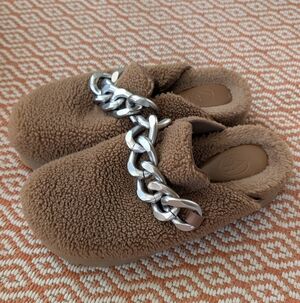 Fuzzy ASH Slip-On Clogs with Chunky Silver Chain - Brown // Size 8
